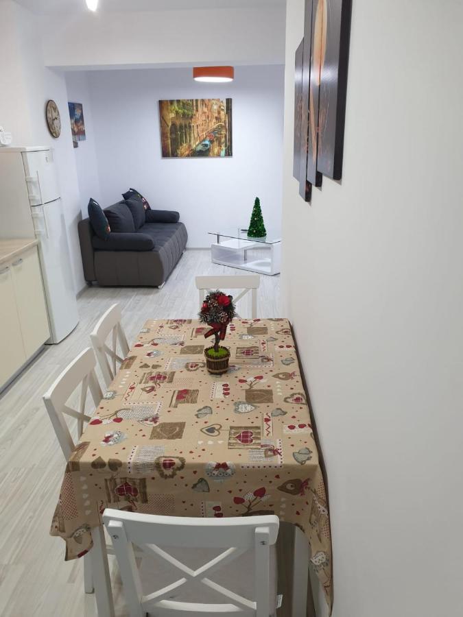 Topaz Central Apartment Bacau Luaran gambar