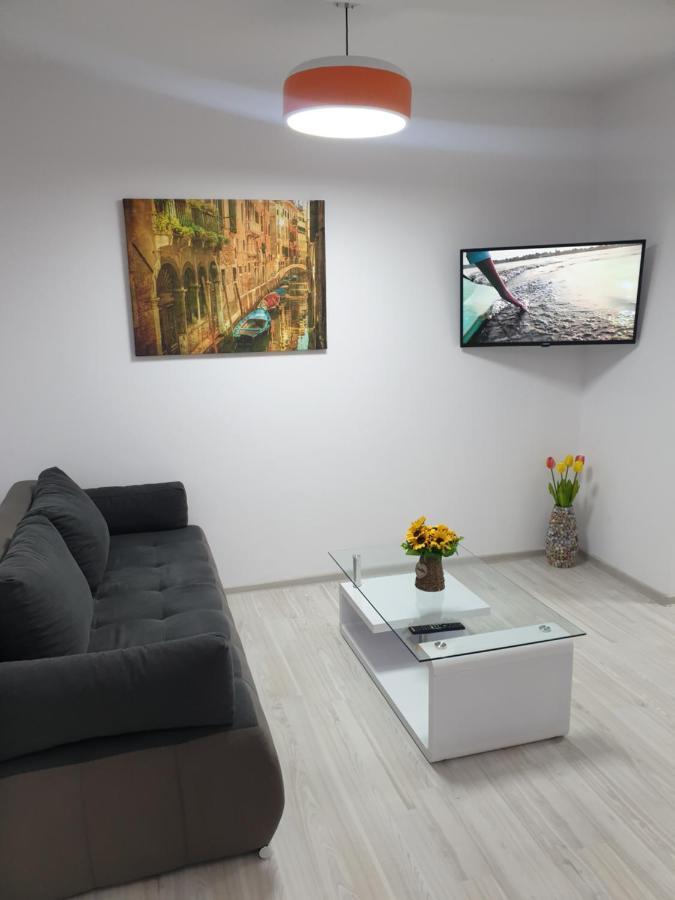 Topaz Central Apartment Bacau Luaran gambar